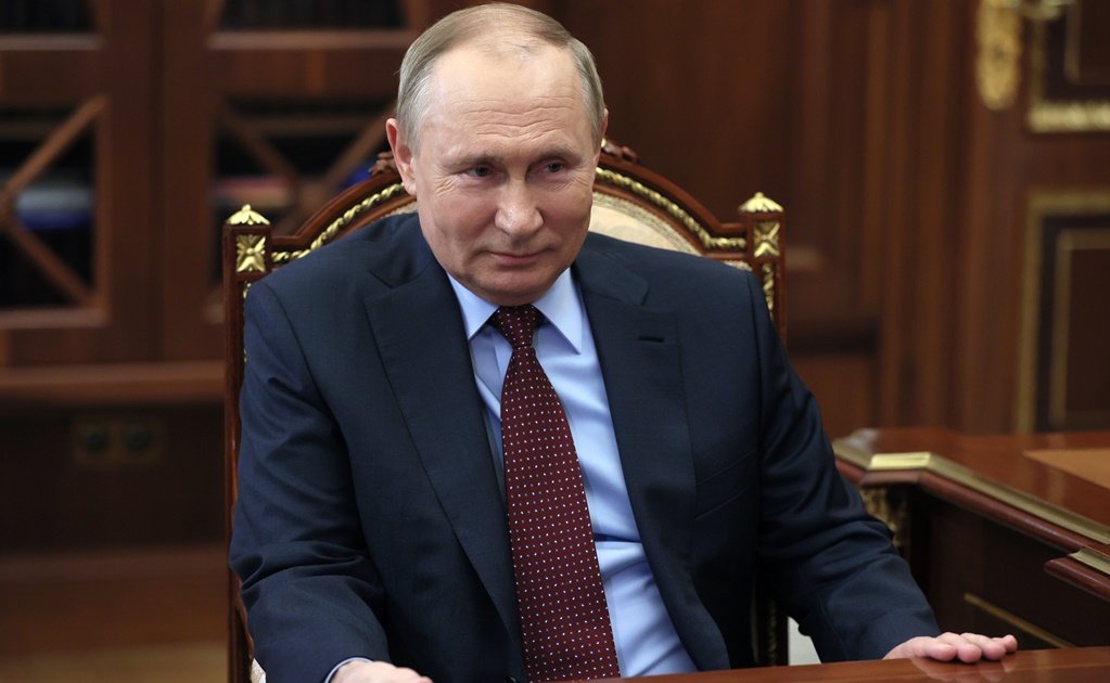 Putin afirma que la invasión de Rusia a Ucrania avanza "según lo planeado"