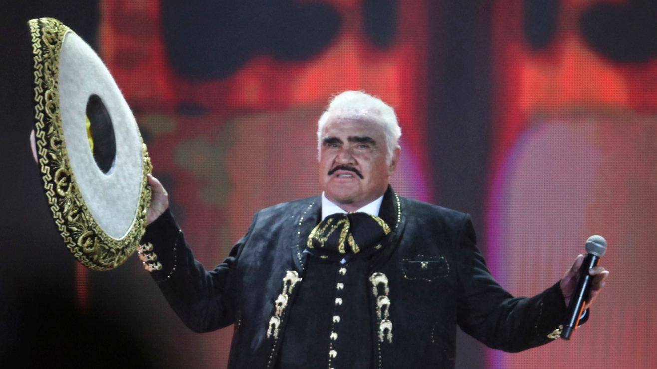 Sacerdote revela los últimos minutos de vida de Vicente Fernández