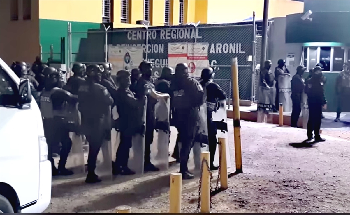 Trasladan a 398 internos a otros centros penitenciarios tras controlar motín en penal de Zacatecas