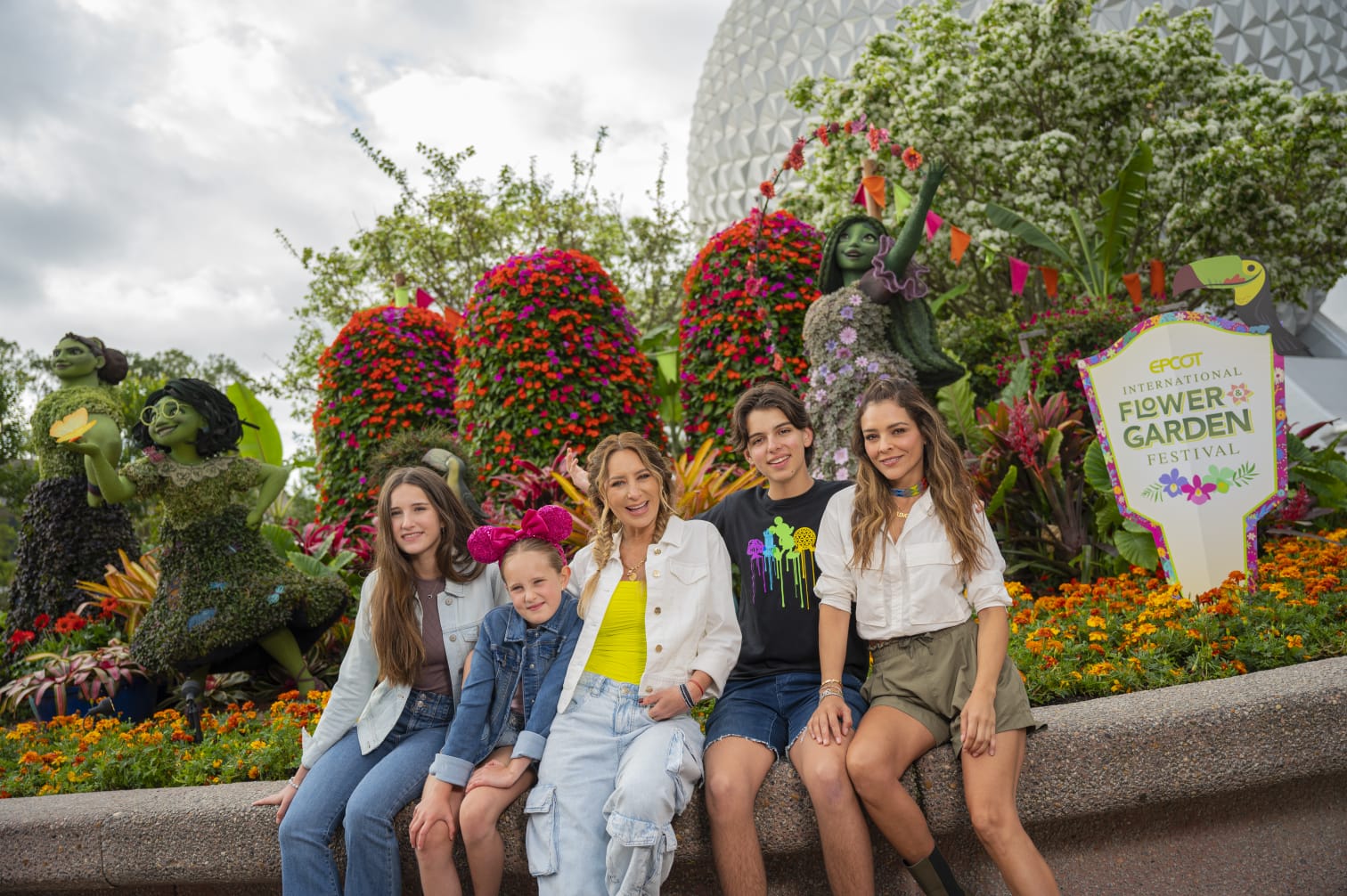 Geraldine Bazán y Gretell Valdez disfrutan las novedades de Walt Disney World en familia