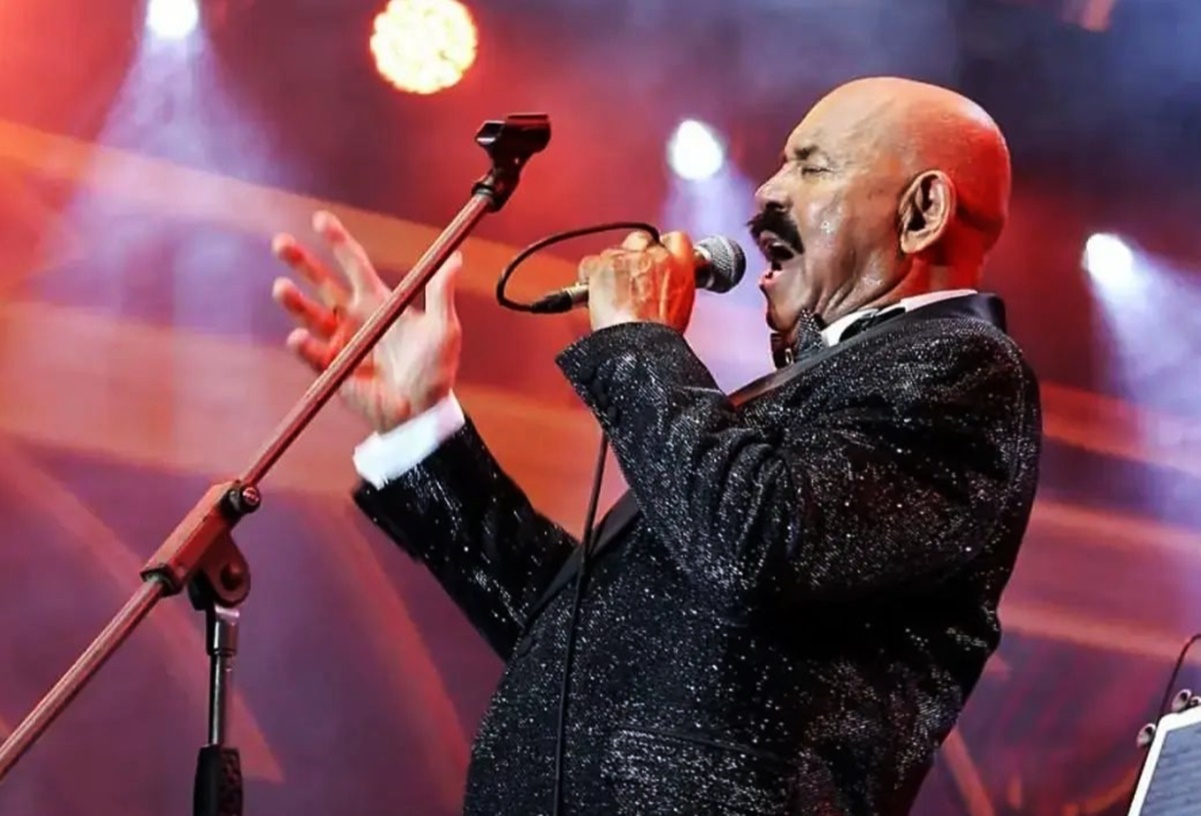 Oscar de León y lo mejor de su salsa, anoche, en el Auditorio Nacional