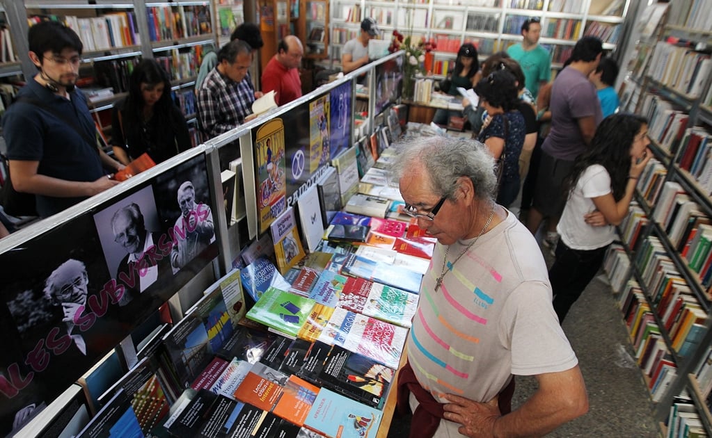 Feria de Libro de Santiago reconocerá a "escritores digitales"
