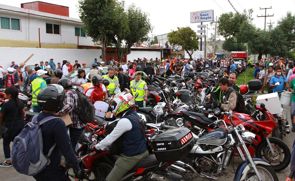 Motociclistas en Xochimilco crean puente de ayuda humanitaria