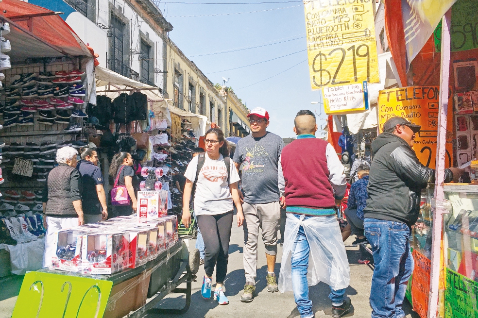 Inhiben presencia de ambulantes en calles del Centro Histórico