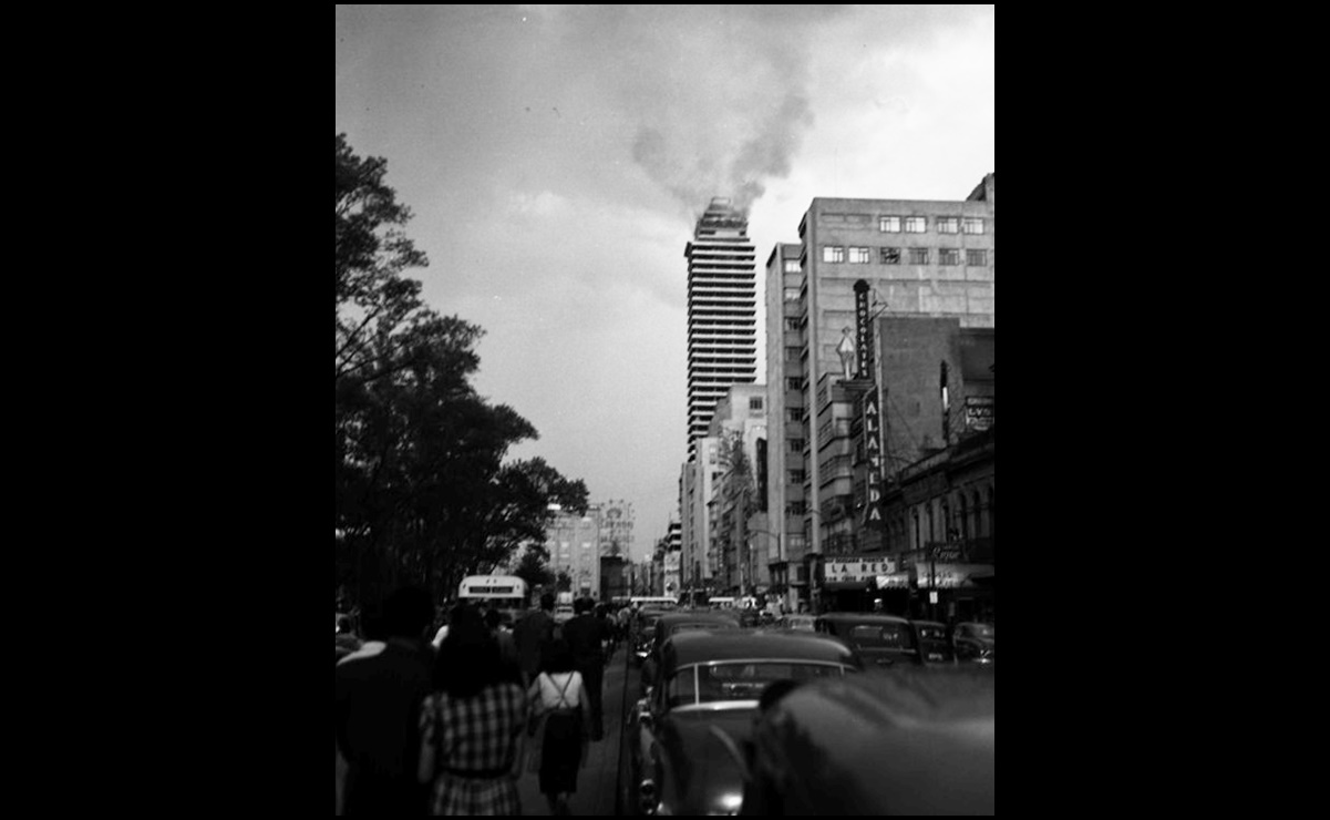 En 1953, los bomberos no estaban preparados para sofocar el incendio de la Torre Latinoamericana