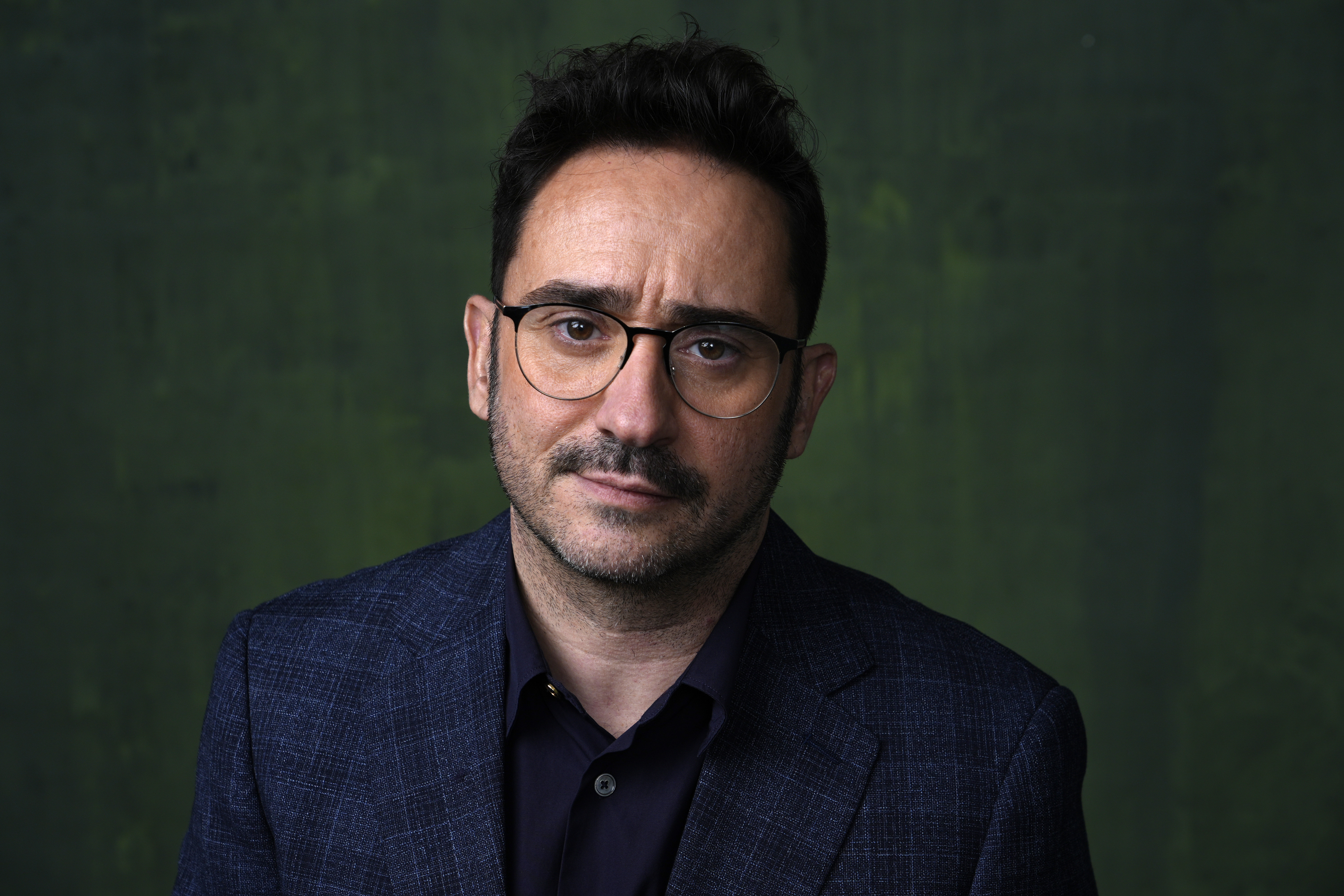 J.A. Bayona habla en español ante la avalancha de Hollywood