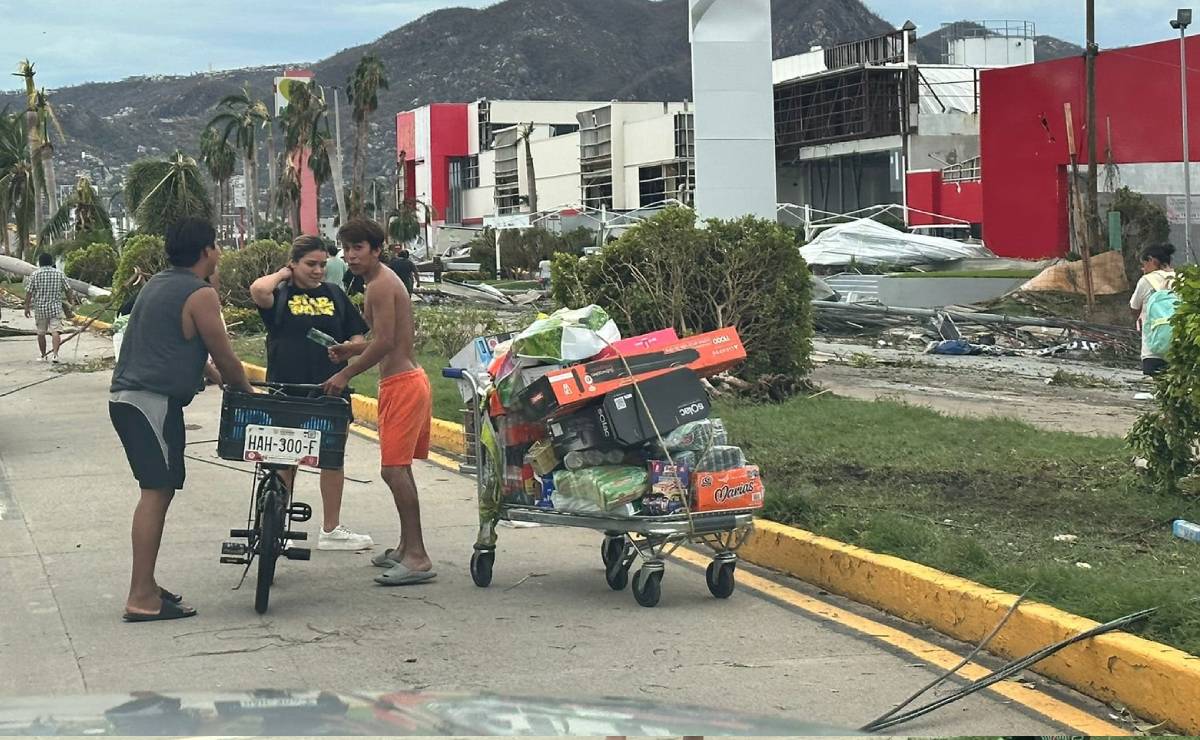 Saqueos han sido controlados; GN tomará control de todas la gasolineras de Acapulco: Sedena