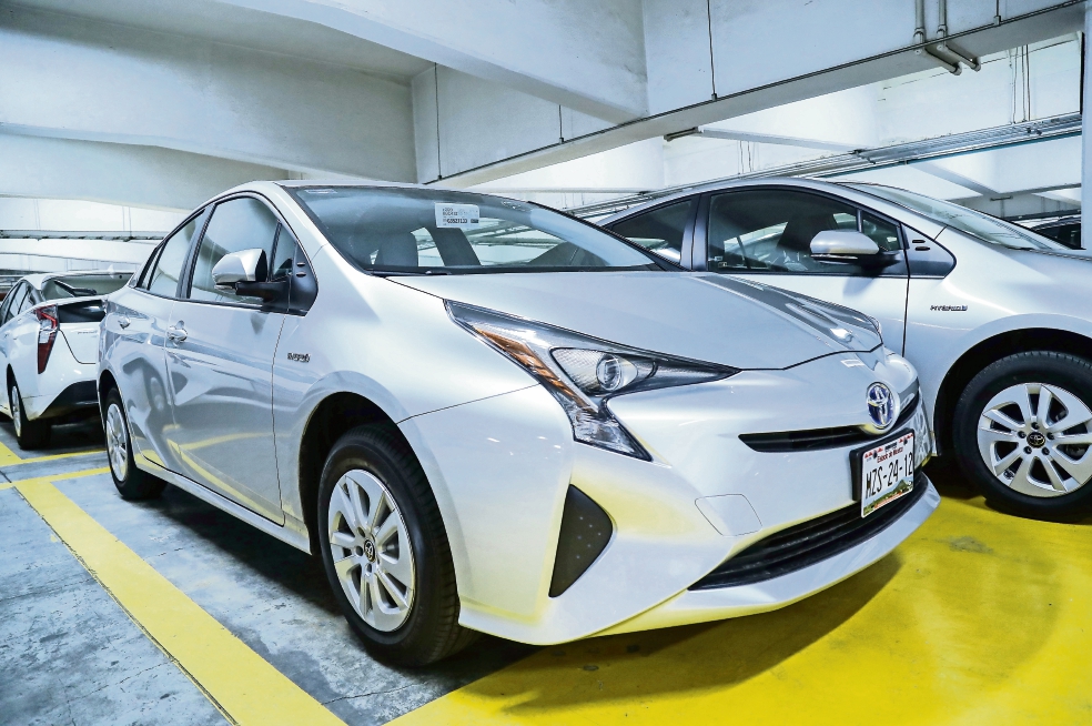 Toyota se suma a renovación de taxis en Ciudad de México