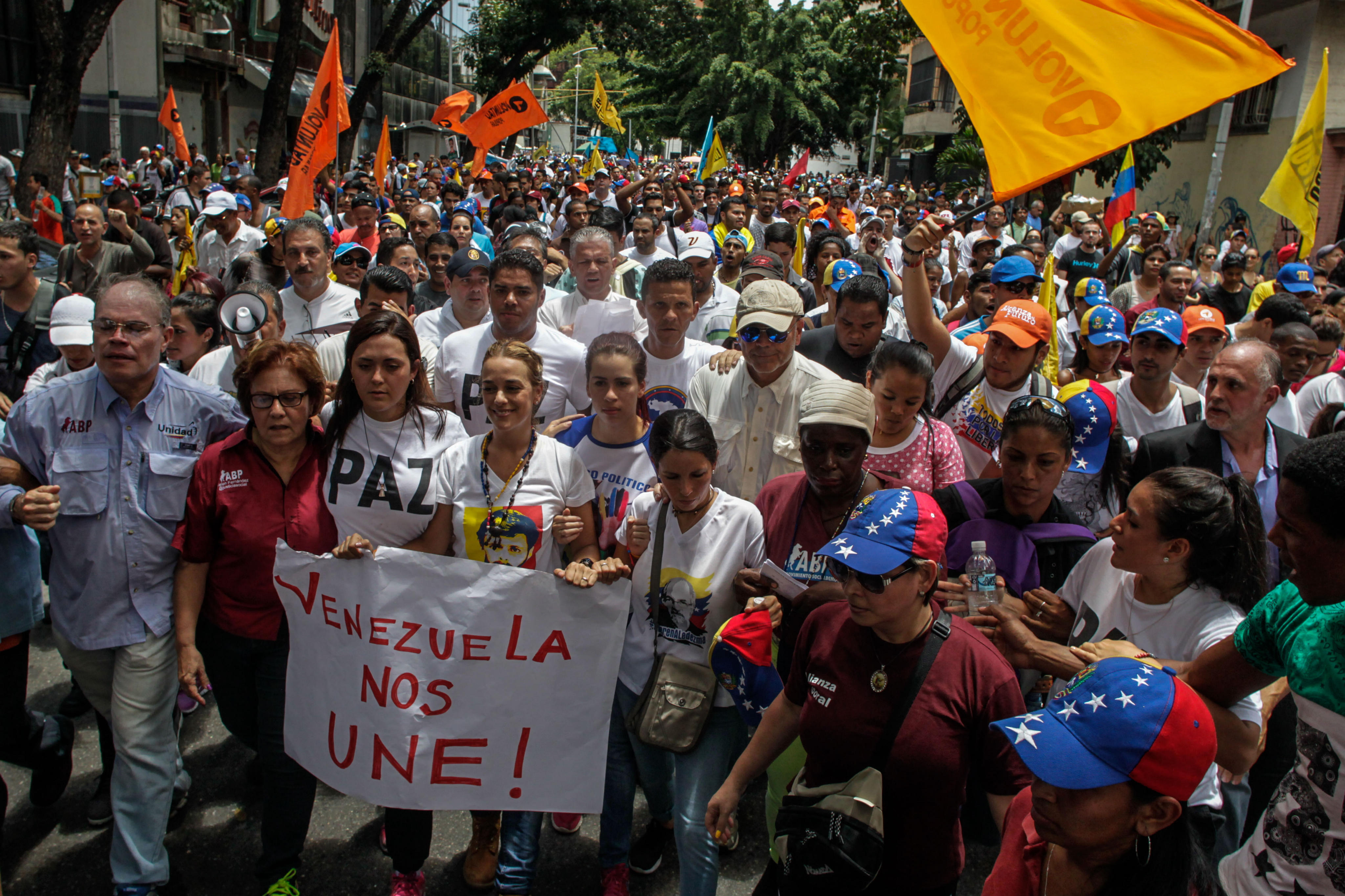 Fijan fecha de colecta de firmas para revocatorio contra Maduro