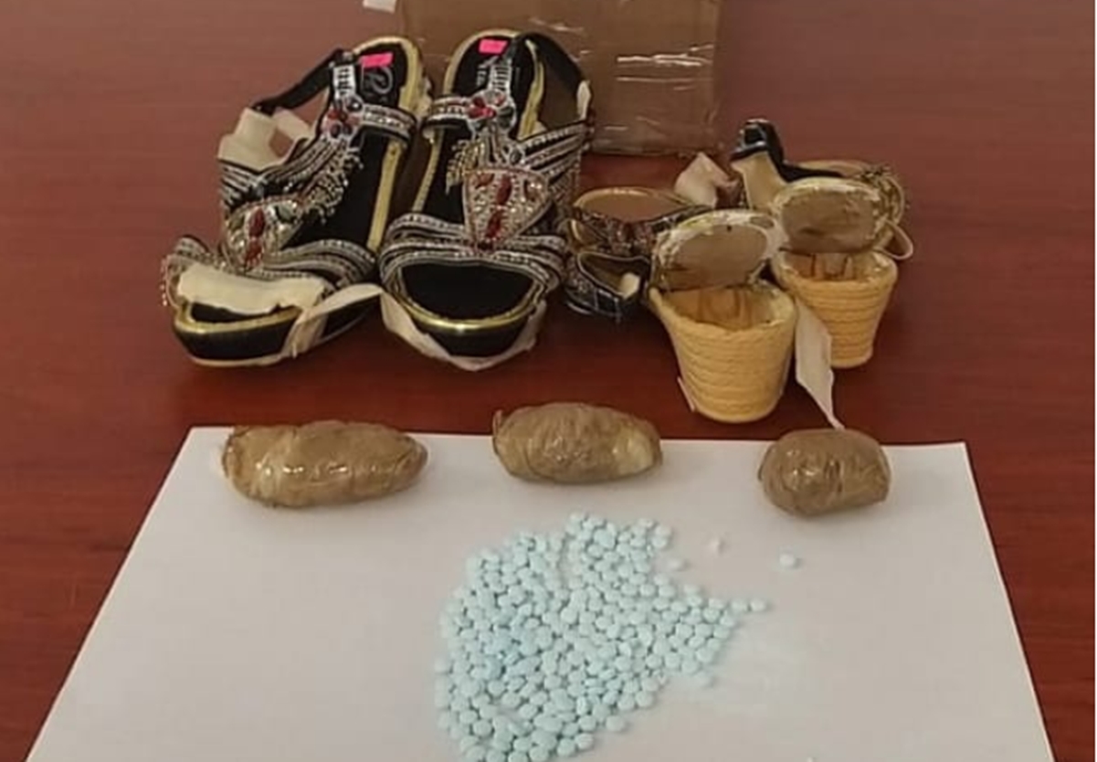 Hallan en Jalisco 900 pastillas de fentanilo ocultas en sandalias