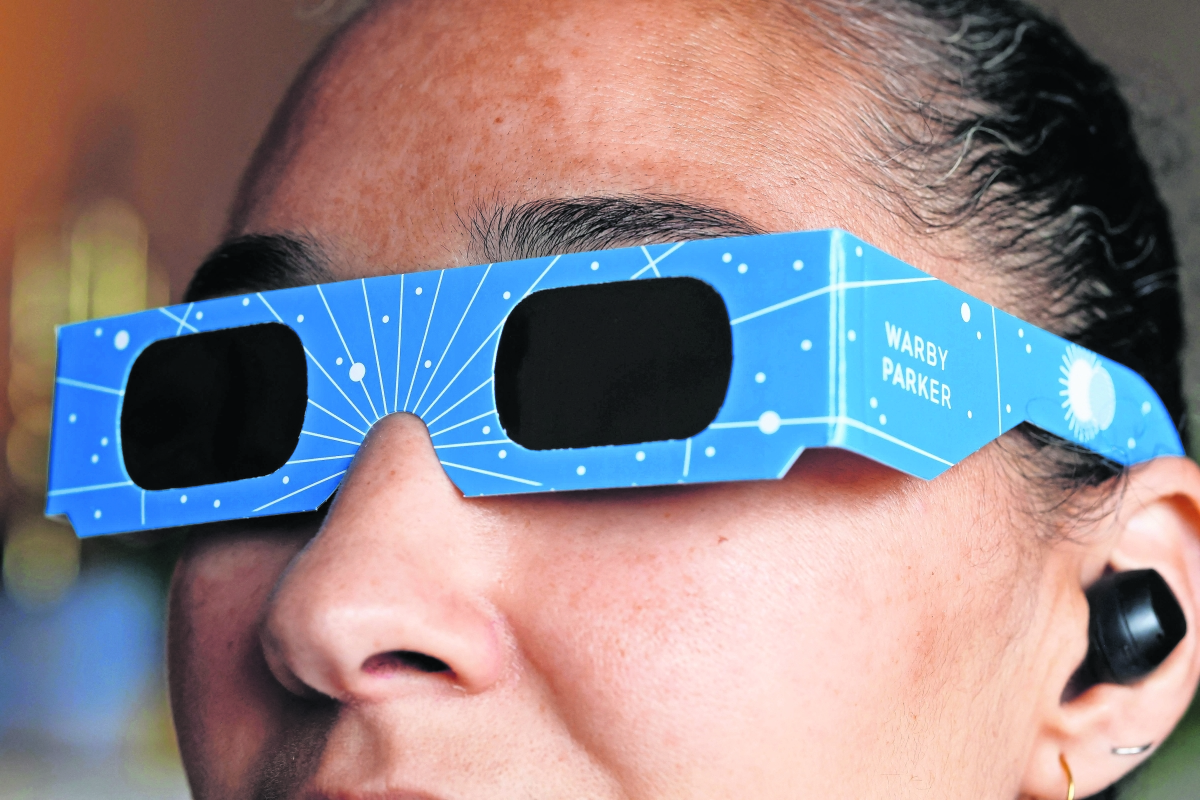 Aumenta la venta de lentes para ver el eclipse