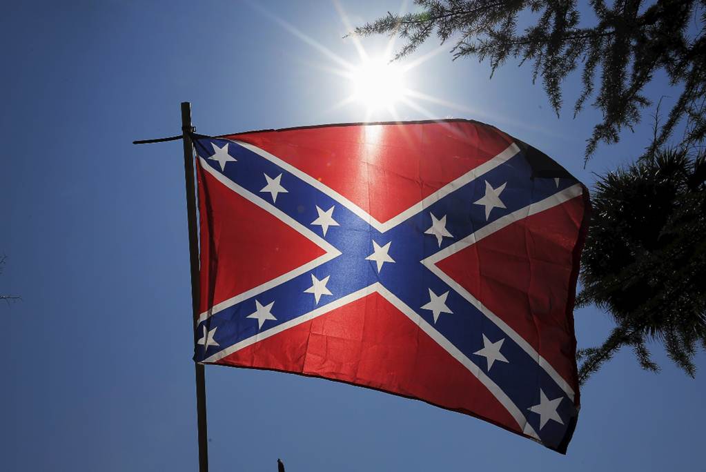 Alabama: Ordenan retirar bandera confederada de Capitolio