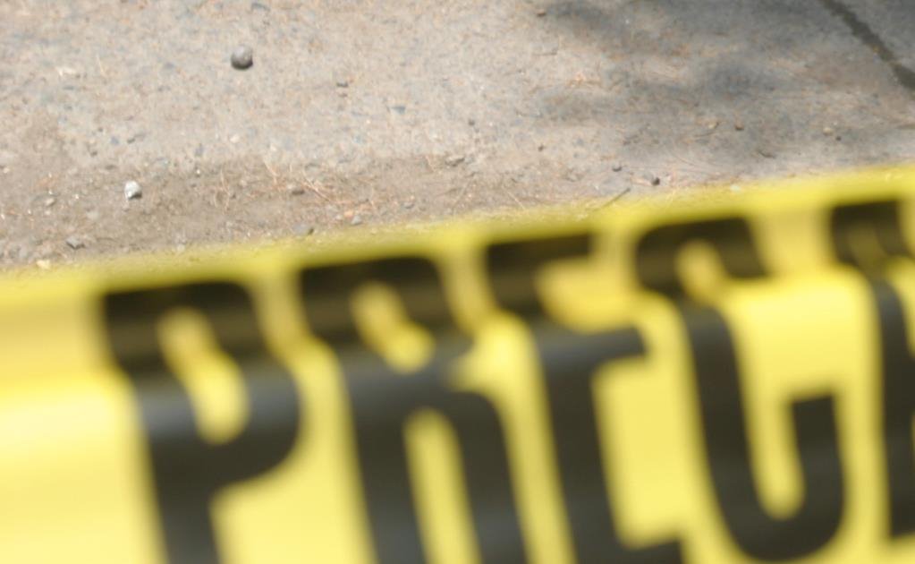 Muere mujer policía durante balacera en Famsa de Huehuetoca