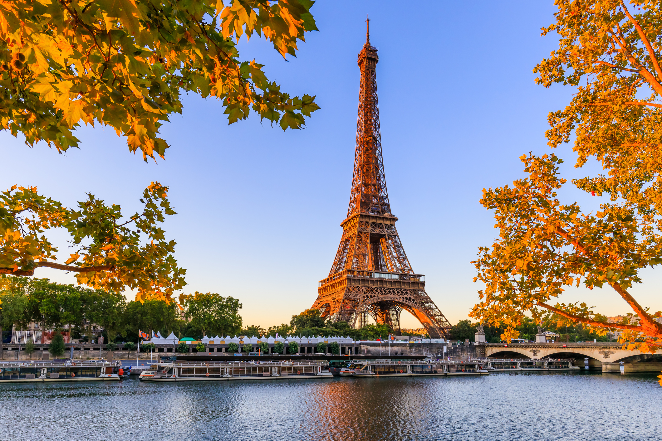 ¿Por qué cerró la Torre Eiffel antes de Año Nuevo? ¿Cuándo abrirá de nuevo?