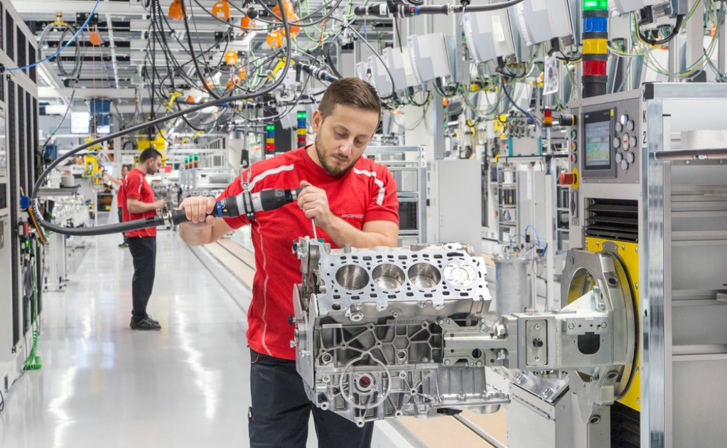 Porsche abre una nueva planta para motores V8