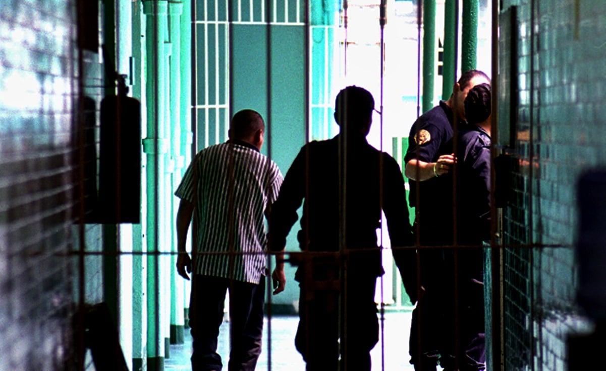Detienen a cinco custodios del penal de Nogales por fuga de reo