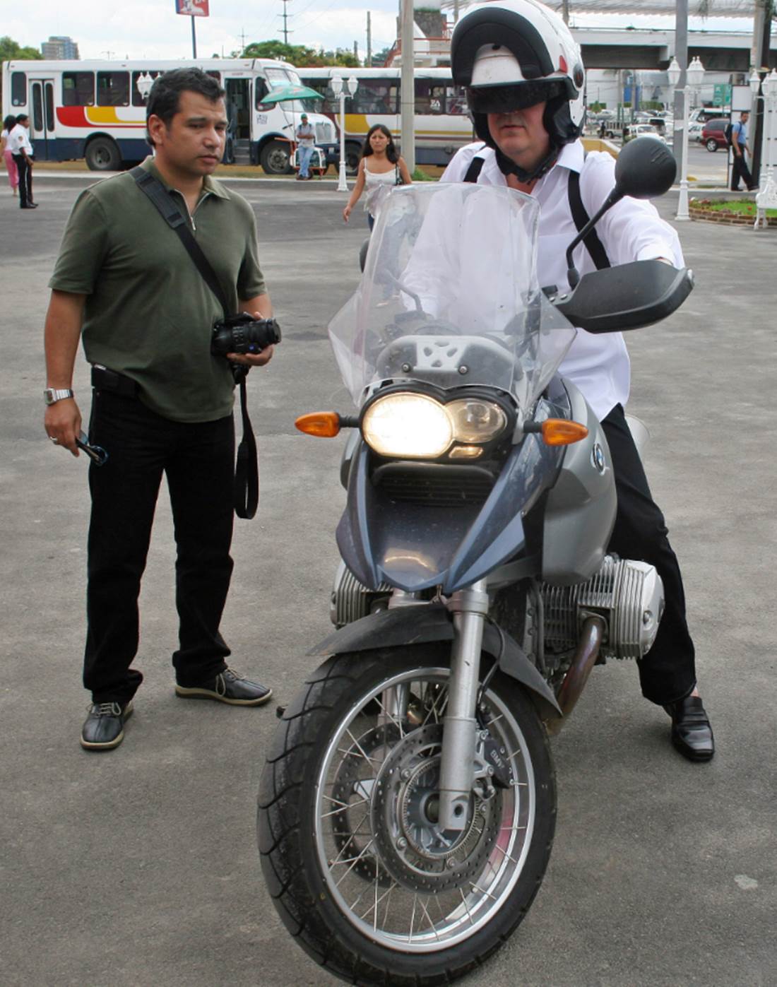 Jorge Vergara sufre un accidente en moto