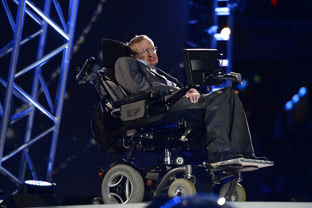 ONU califica a Stephen Hawking de "fuerza cósmica e inspiración"