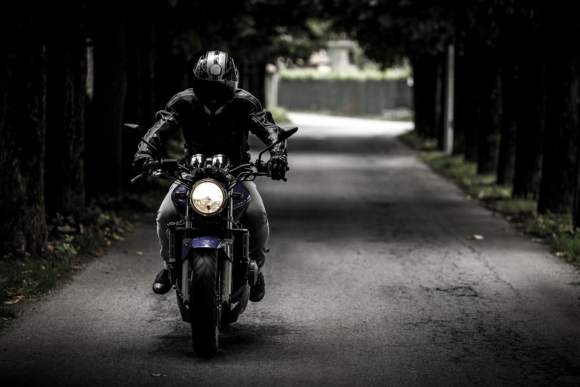 Manejar motocicleta mejora salud mental: estudio 