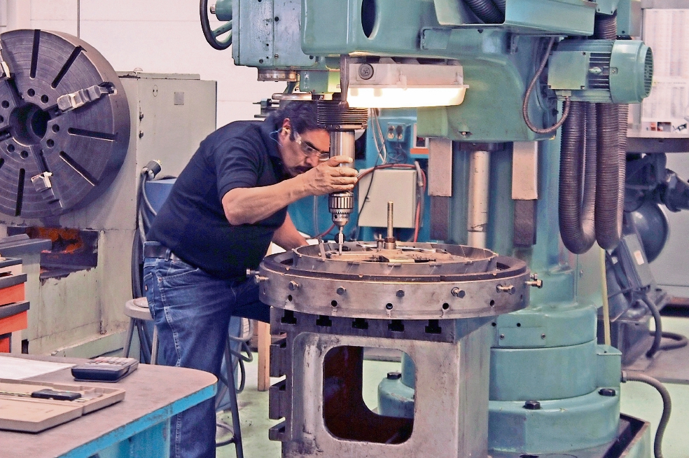 Crece 4% empleo manufacturero en marzo, según Inegi 