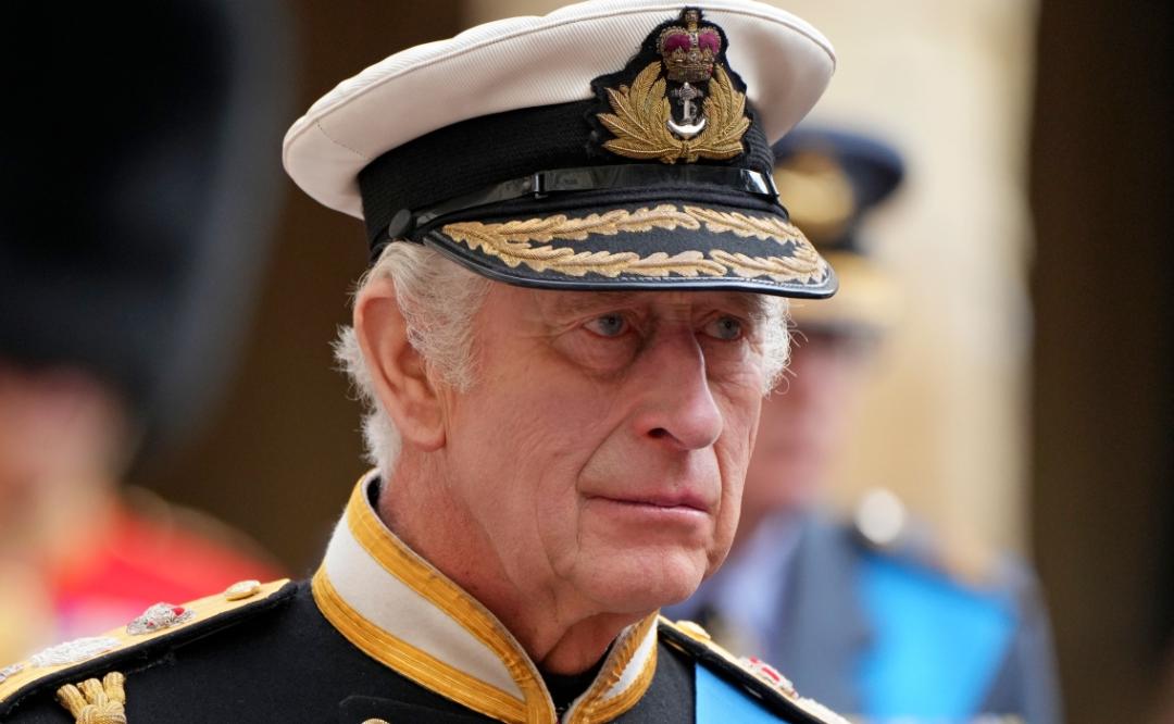 El rey Carlos III dará 600 libras de su propio bolsillo a empleados para que paguen servicios básicos