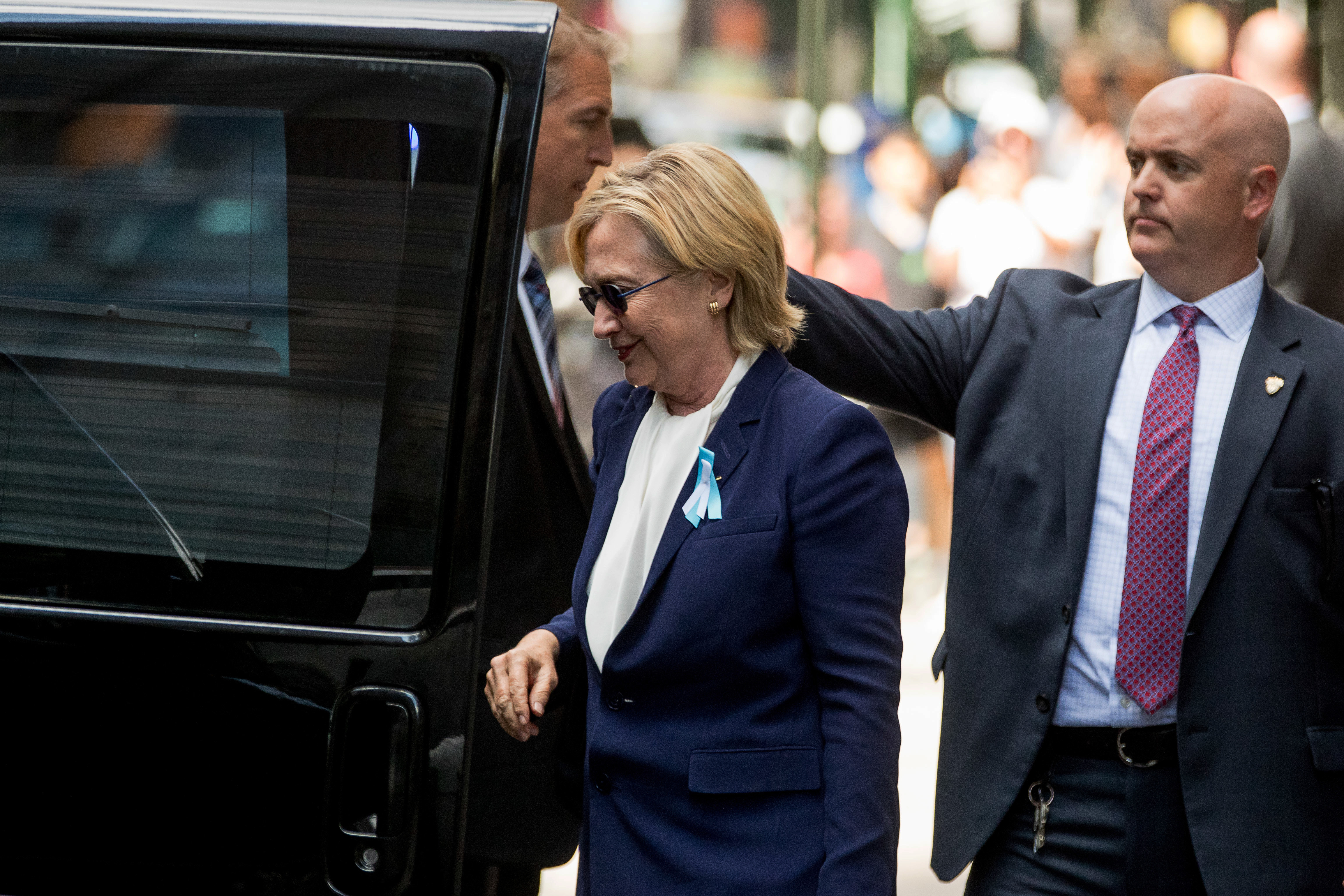 Hillary Clinton cancela viaje a California por motivos de salud