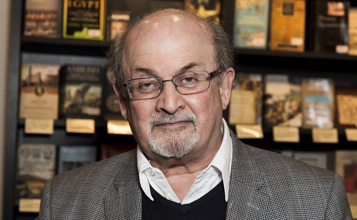 ¿Por qué el escritor Salman Rushdie está amenazado de muerte?