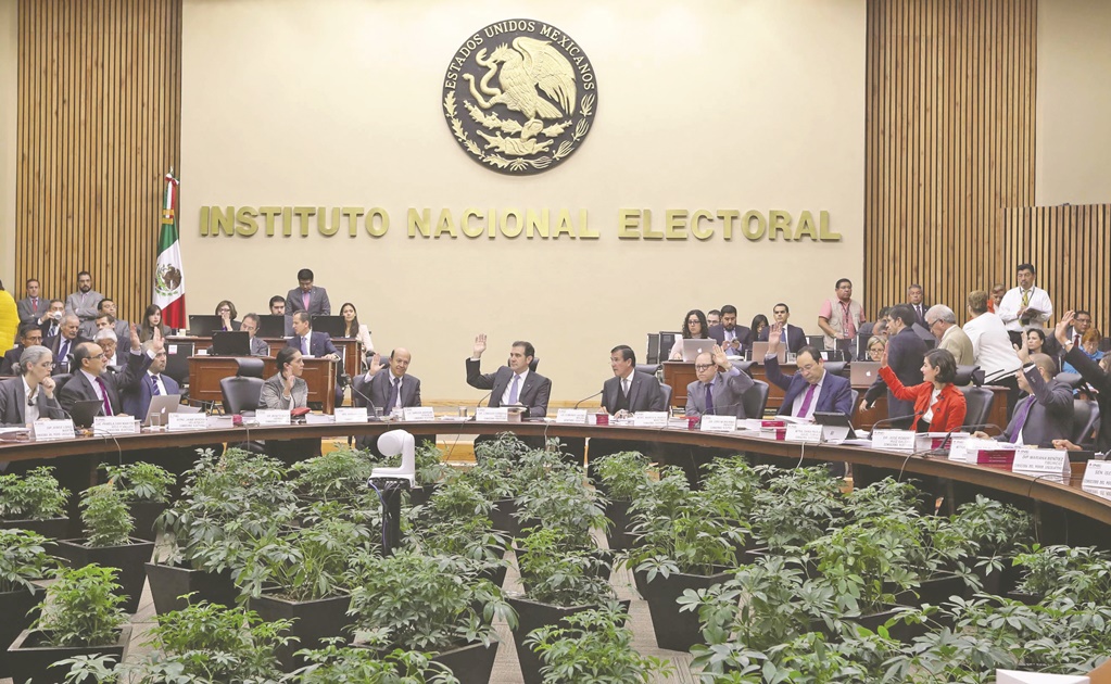 Preocupa a INE recorte: "imposibilita elecciones en 2019"