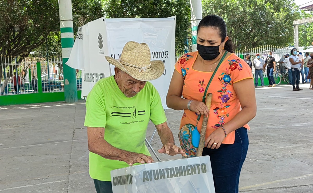 Con blindaje policial, realizan elecciones extraordinarias en 7 municipios de Oaxaca