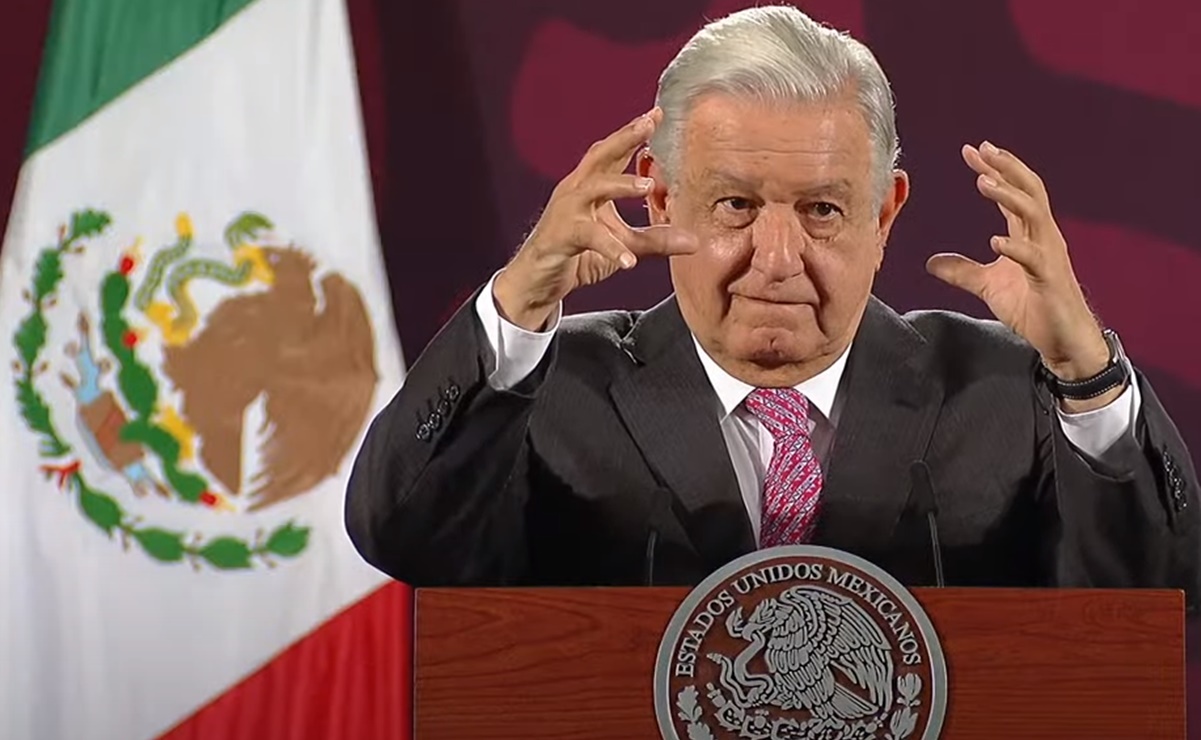 AMLO advierte con entregar a CNTE costal con “piedrotas”, tras riña en Palacio Nacional