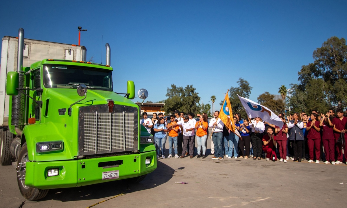 Envían universitarios de Tamaulipas tráiler de donativos para familias damnificadas por huracán “Otis”