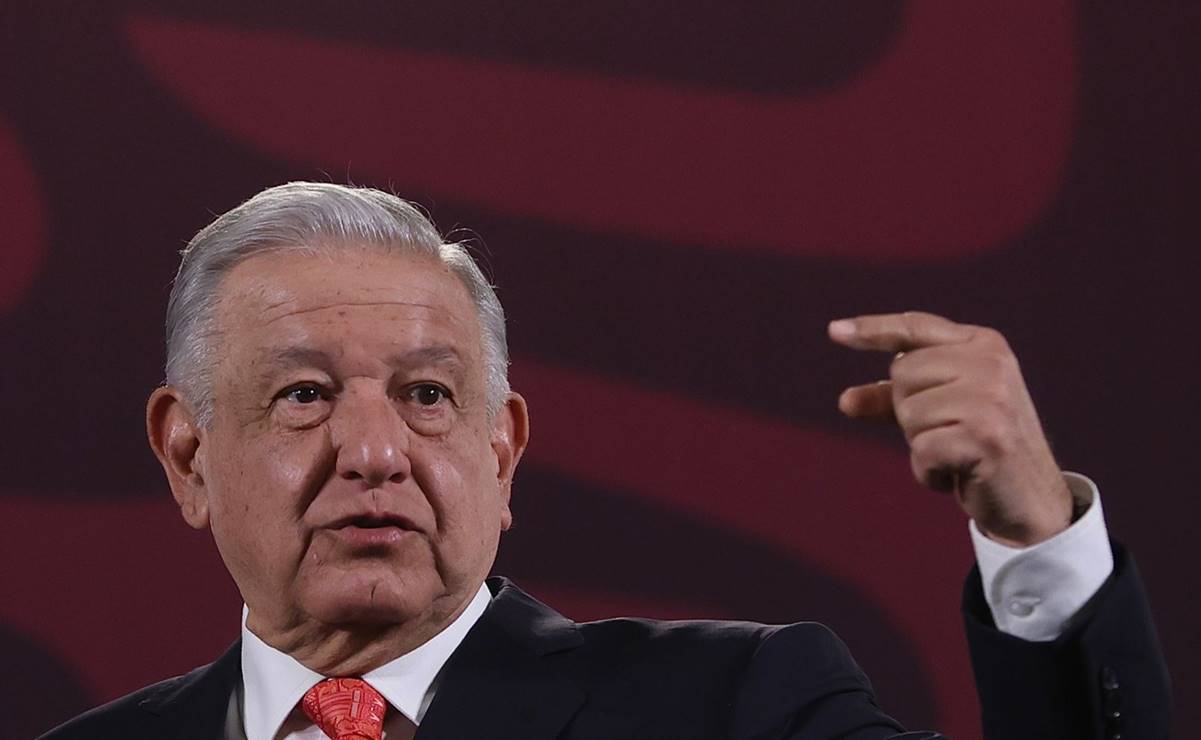 “Se hacen de la vista gorda”: AMLO acusa a autoridades de permitir la venta de vapeadores