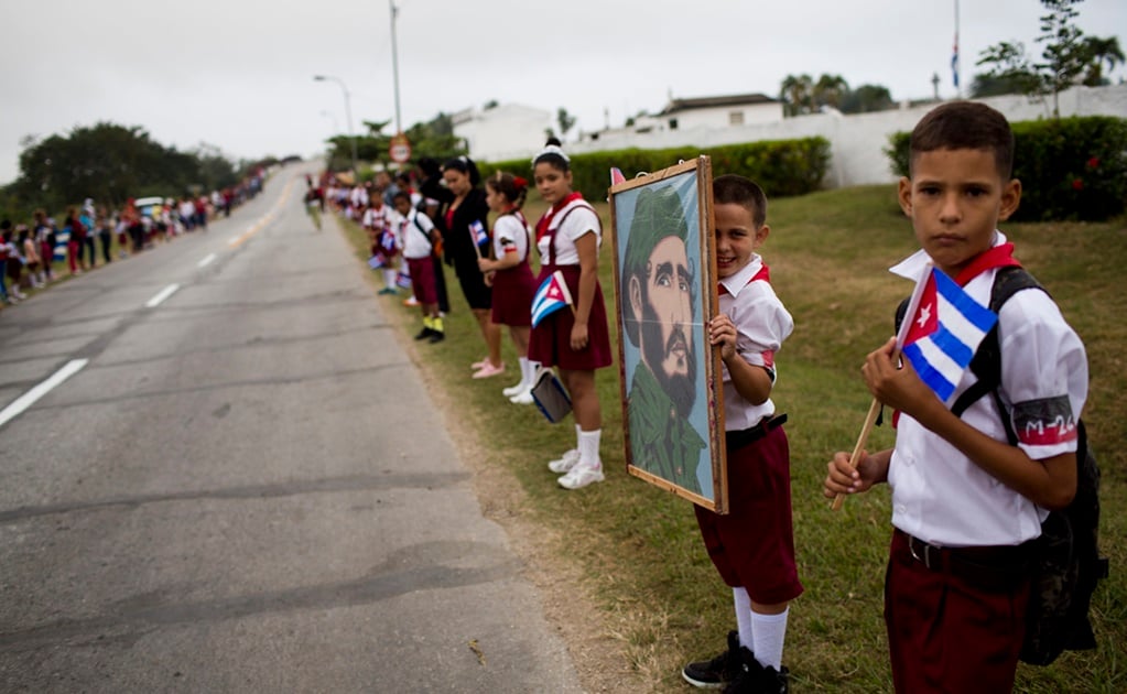 Inicia último tramo de recorrido de cenizas de Fidel Castro por Cuba