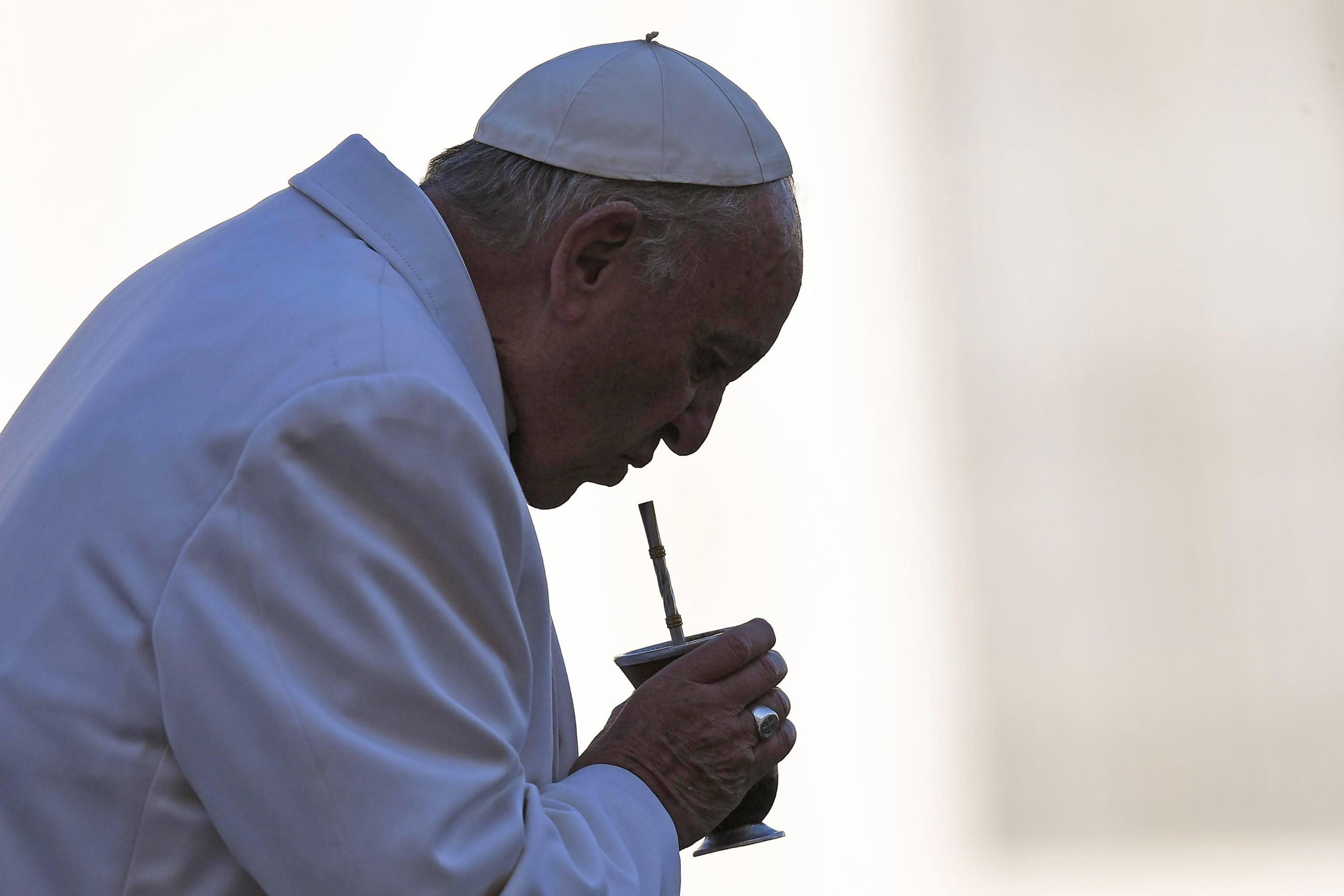 Noticias falsas son como “el diablo disfrazado de serpiente”: Papa
