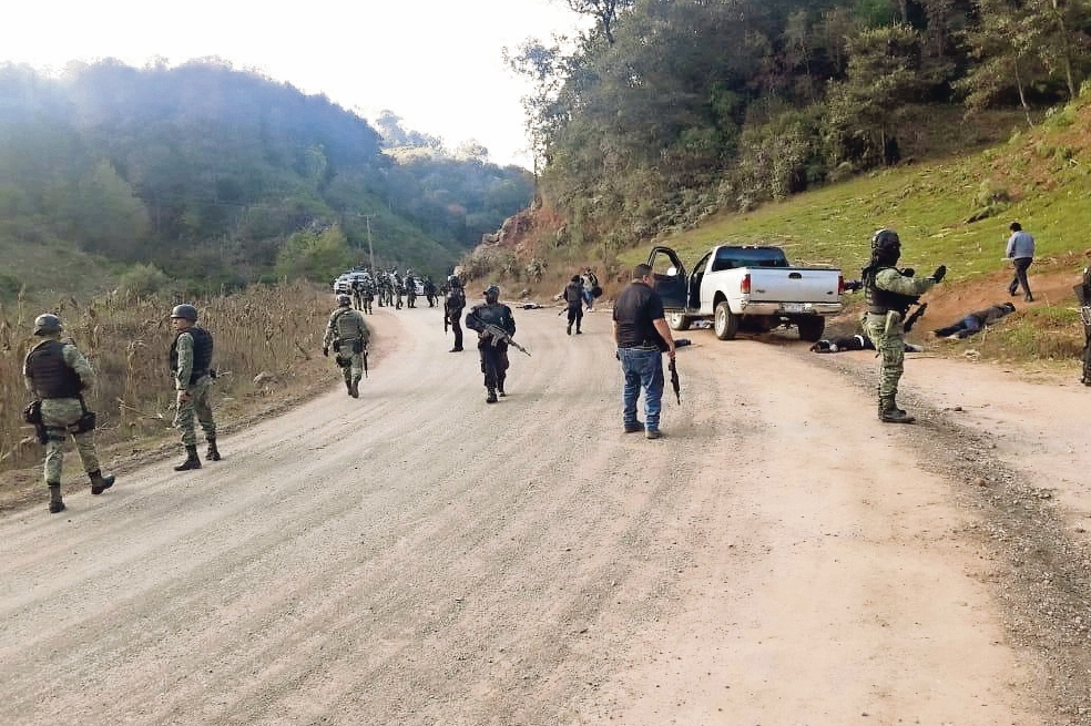 Chocan “ardillos” y comunitarios en Chilapa; hay 10 muertos