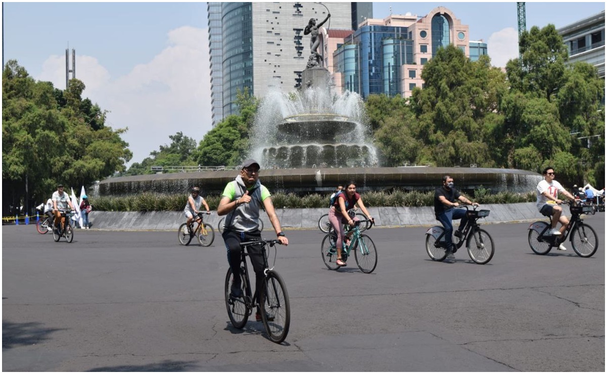 “Muévete en Bici”: Así disfrutan ciclistas paseo dominical en CDMX