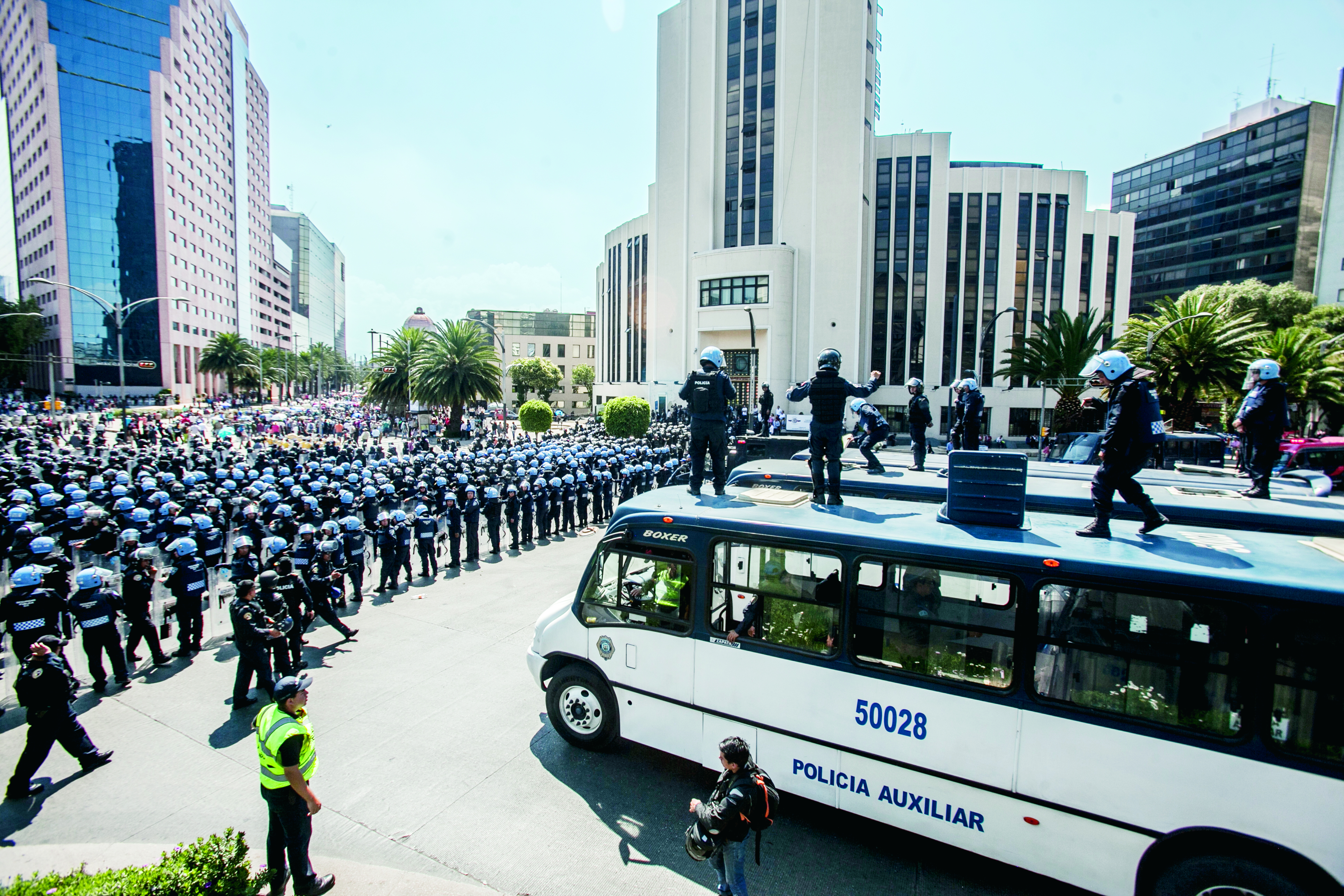 Impiden a CNTE la toma de Reforma