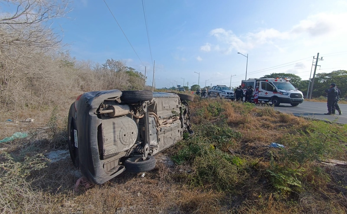 Volcadura en la carretera Mérida-Progreso deja dos lesionados graves 