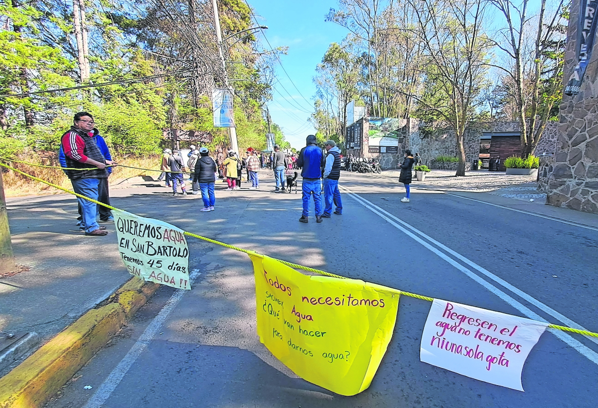 Crecen protestas por falta de agua