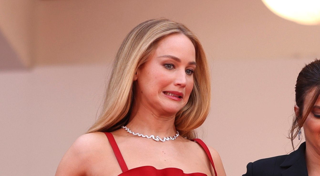 Jennifer Lawrence, sorprendida por el impacto de sus chanclas