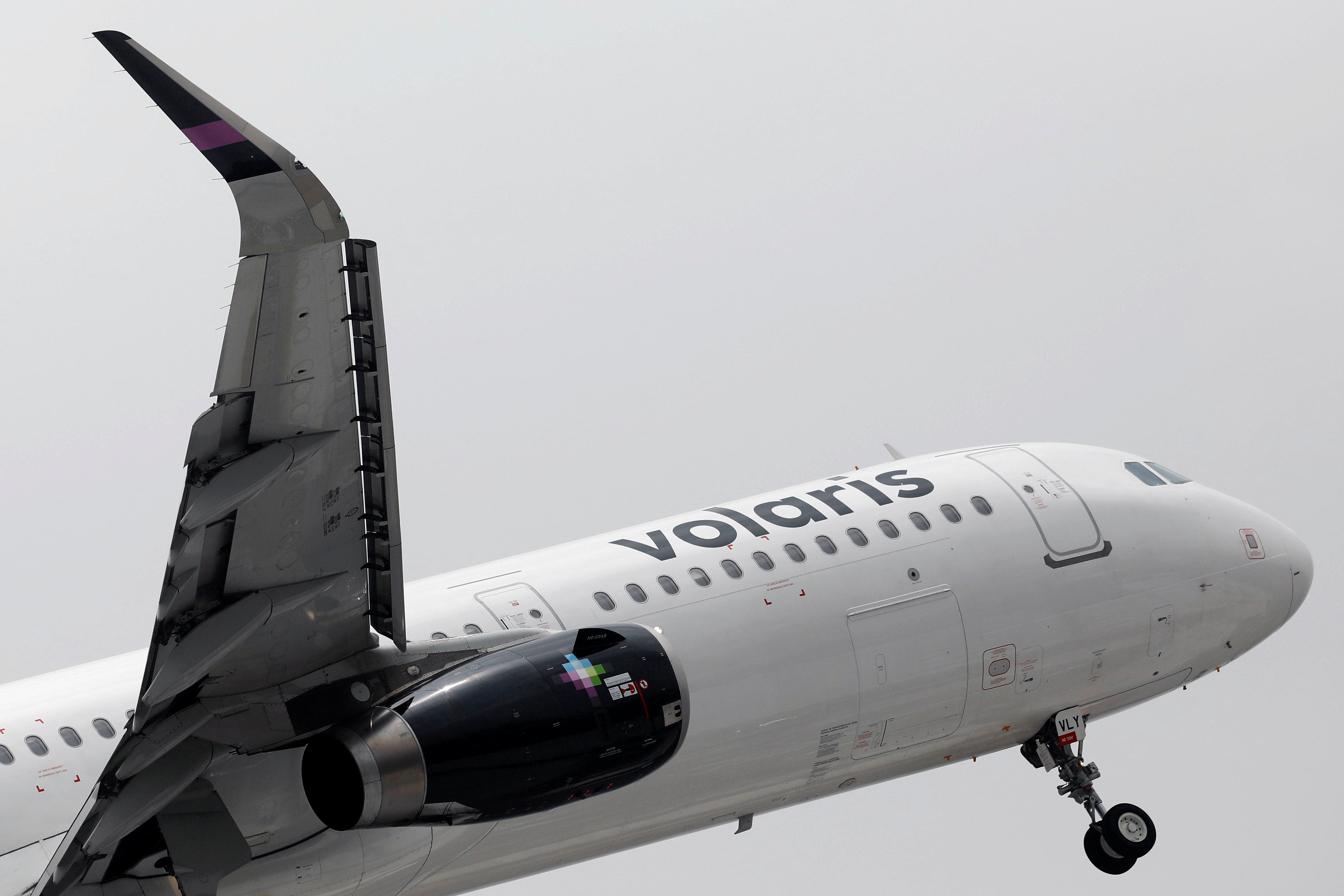 ​A pesar de multa, Volaris mantiene cobro de primera maleta