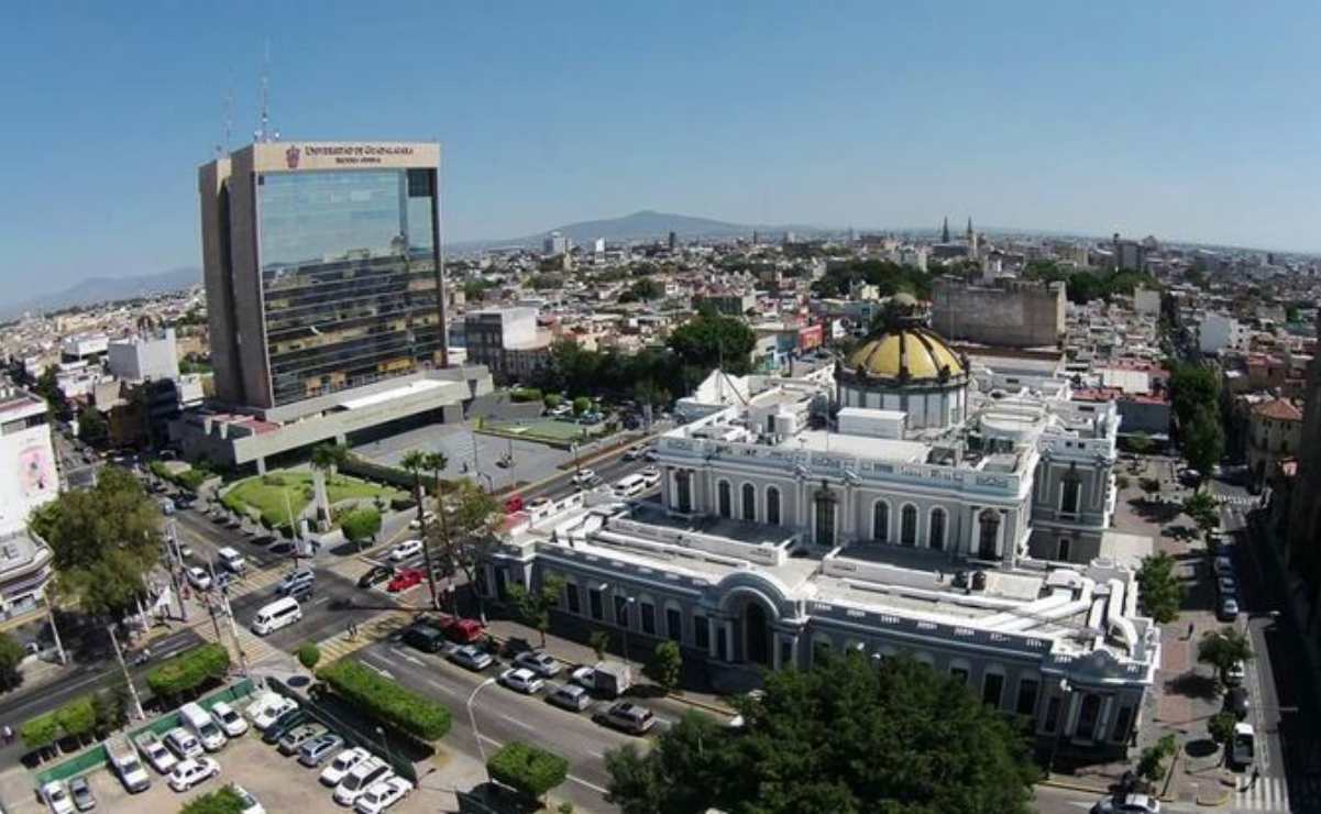 Universidad de Guadalajara rinde homenaje póstumo al exrector Enrique Alfaro