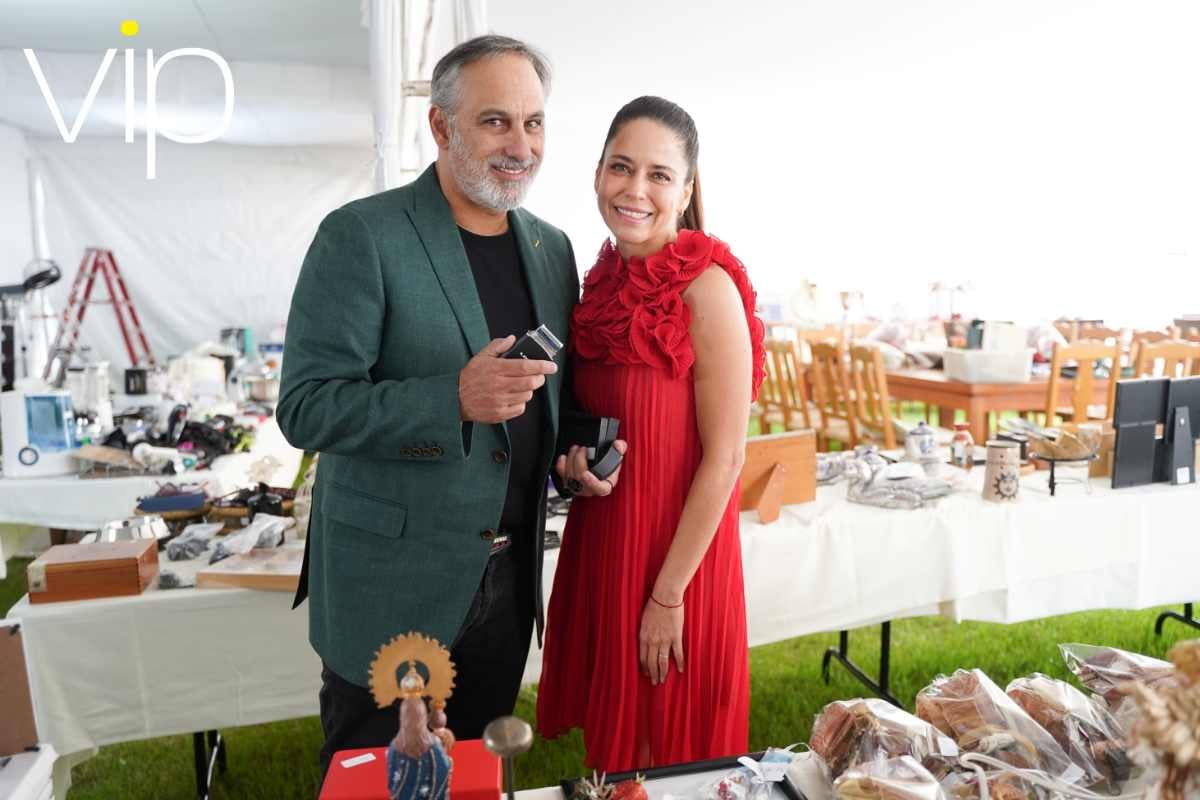 Julio Bracho y Ana Claudia Talancón inauguraron la Venta Vintage de AAMAP