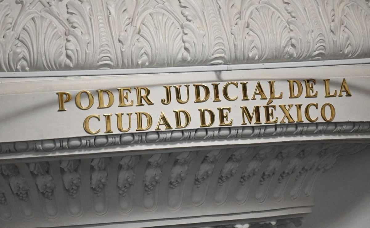 Develan en letras de oro en muros del Congreso de la CDMX la leyenda "Poder Judicial de la Ciudad de México"