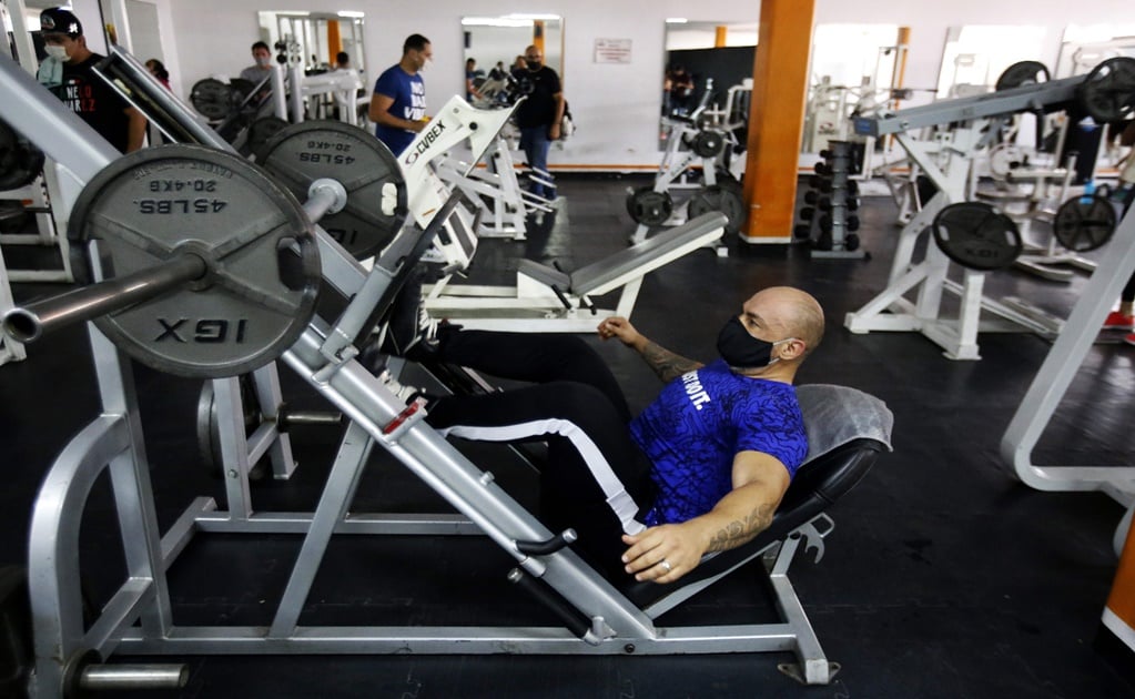 Mexico City gyms reopen with COVID-19 health restrictions