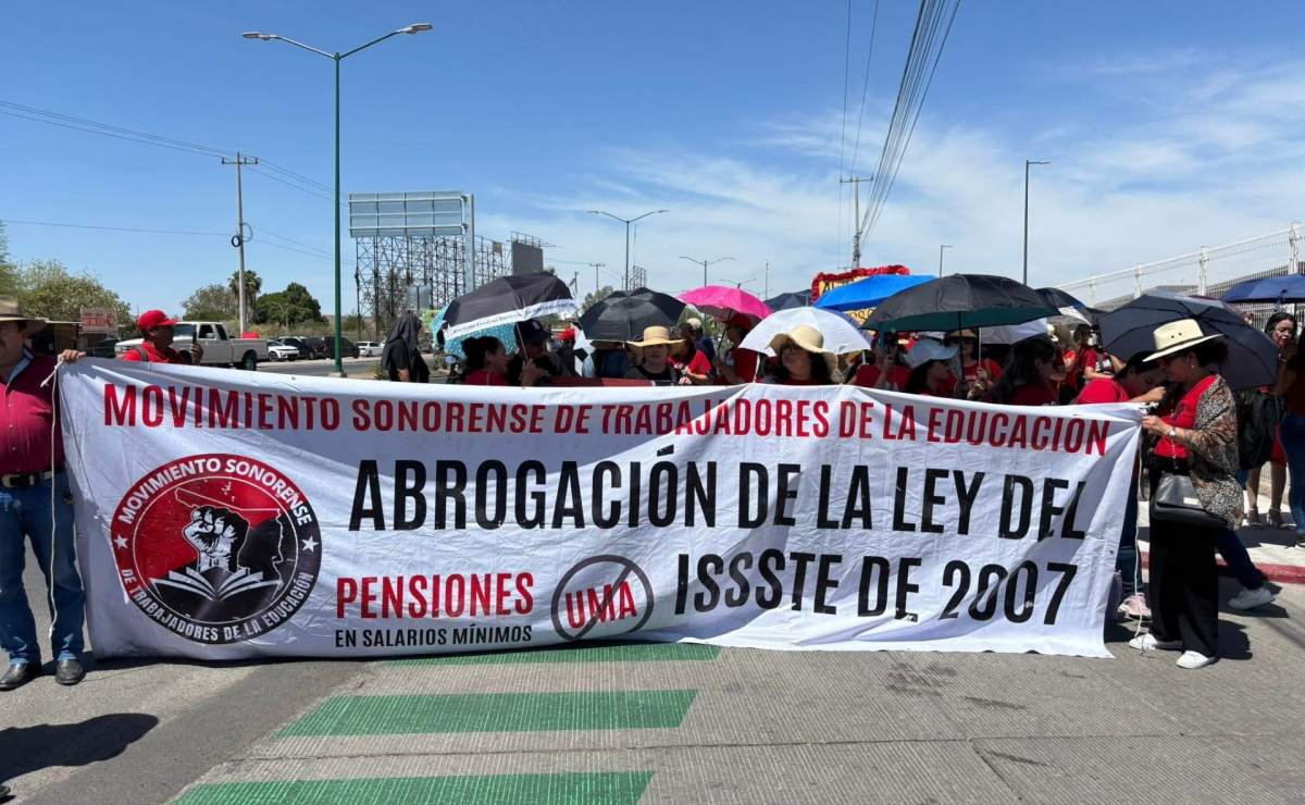 Marchan en CDMX padres de los 43 normalistas de Ayotzinapa este 26 de ...