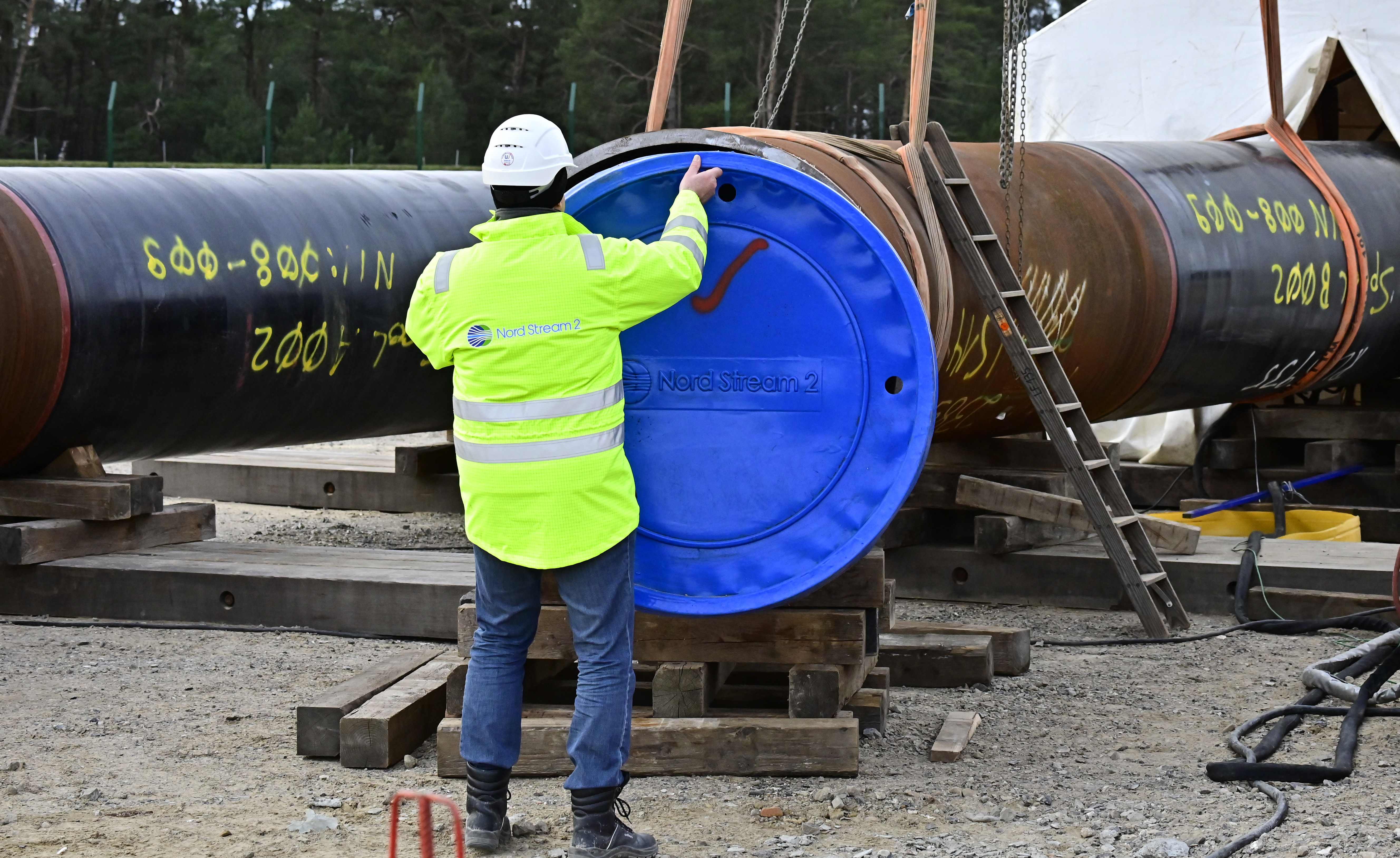 Frente a Vladimir Putin, Alemania congela gasoducto Nord Stream 2