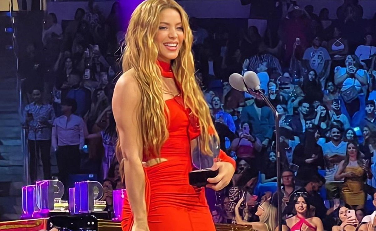 Shakira arrasa en los Premios Juventud 2023 al llevarse ocho estatuillas