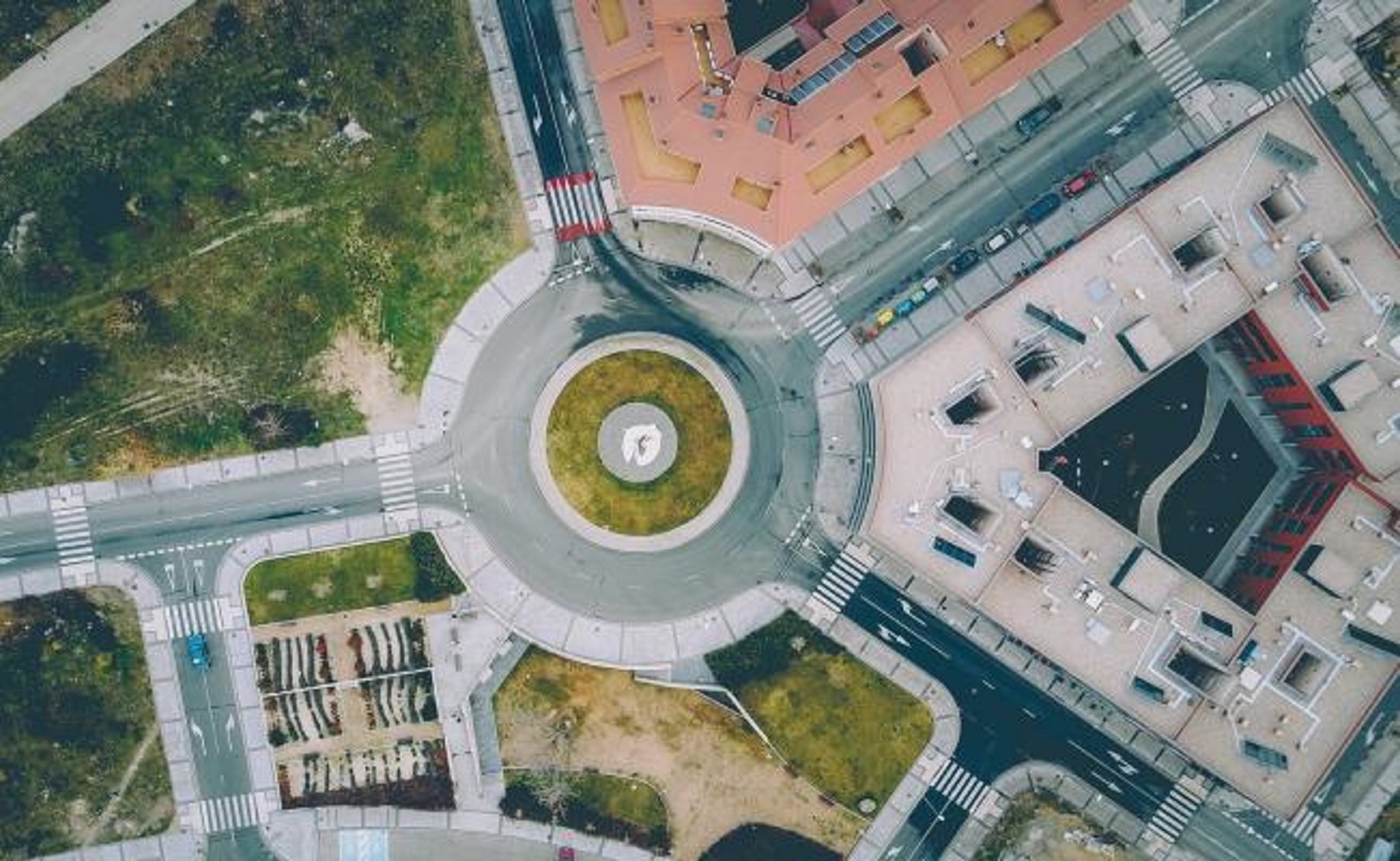 Cómo incorporarte a una rotonda vehicular