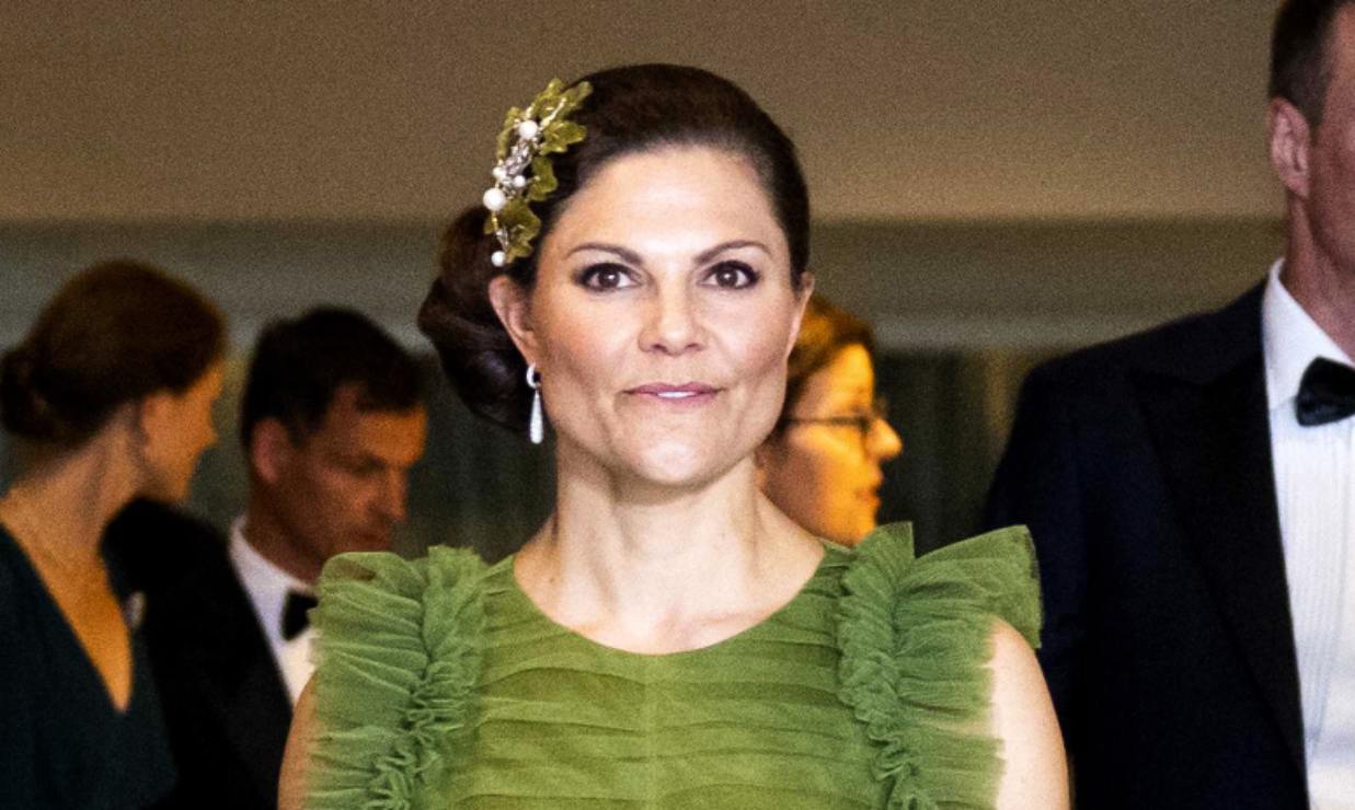 Victoria de Suecia luce sus musculosos brazos en cena oficial, ¡a un lado, Letizia!